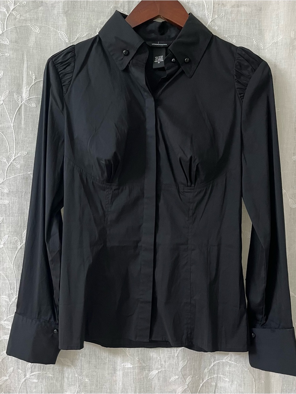 Victoria's Secret Black Button-Down Shirt
Size M Vintage